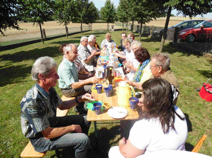 Sommer - Kirchkaffee in Berge